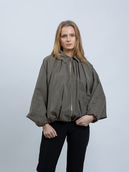 CHAQUETA ABUNDANTE CON CREMALLERA