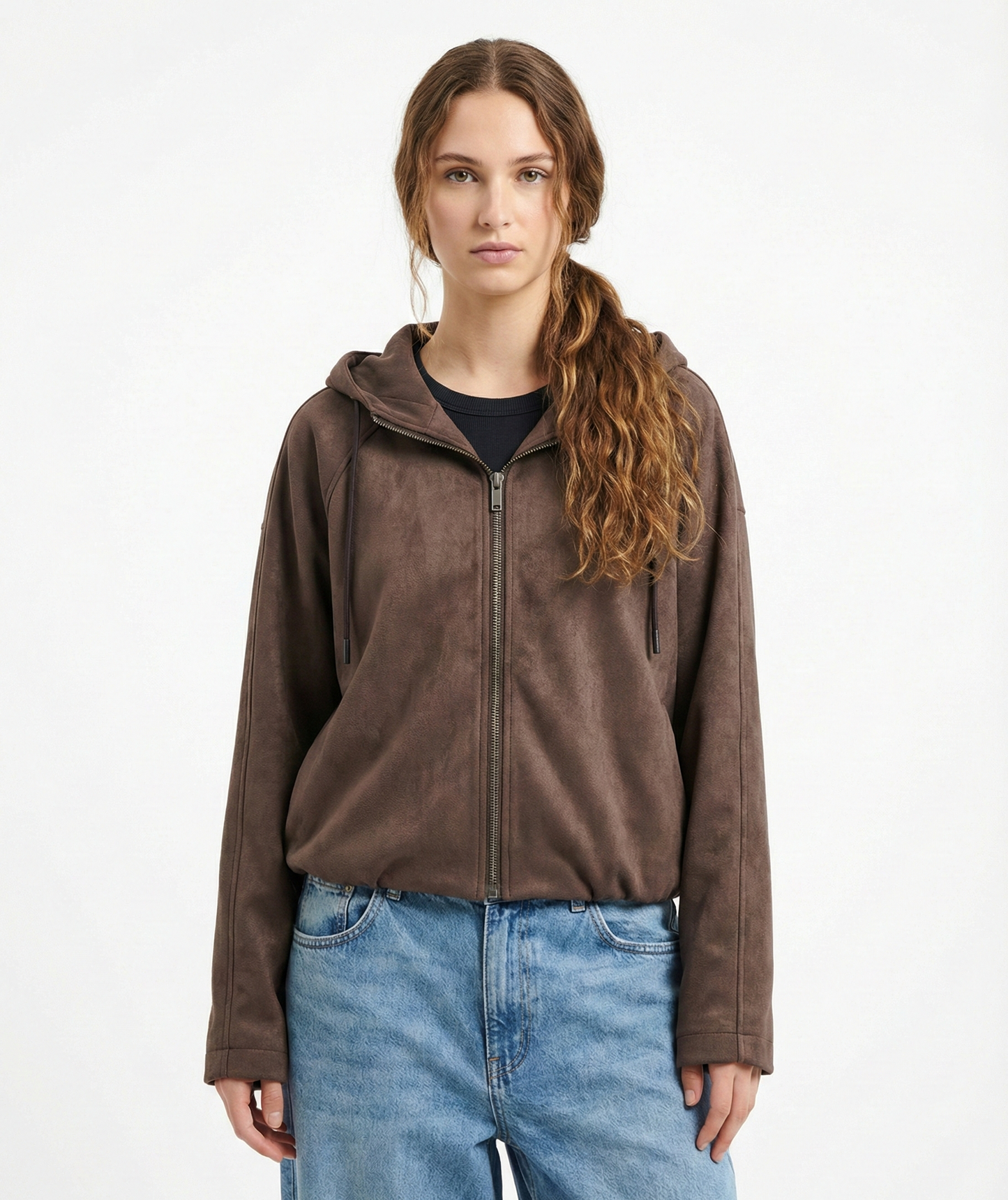 CHAQUETA CON CAPUCHA Y CREMALLERA EFECTO ANTE