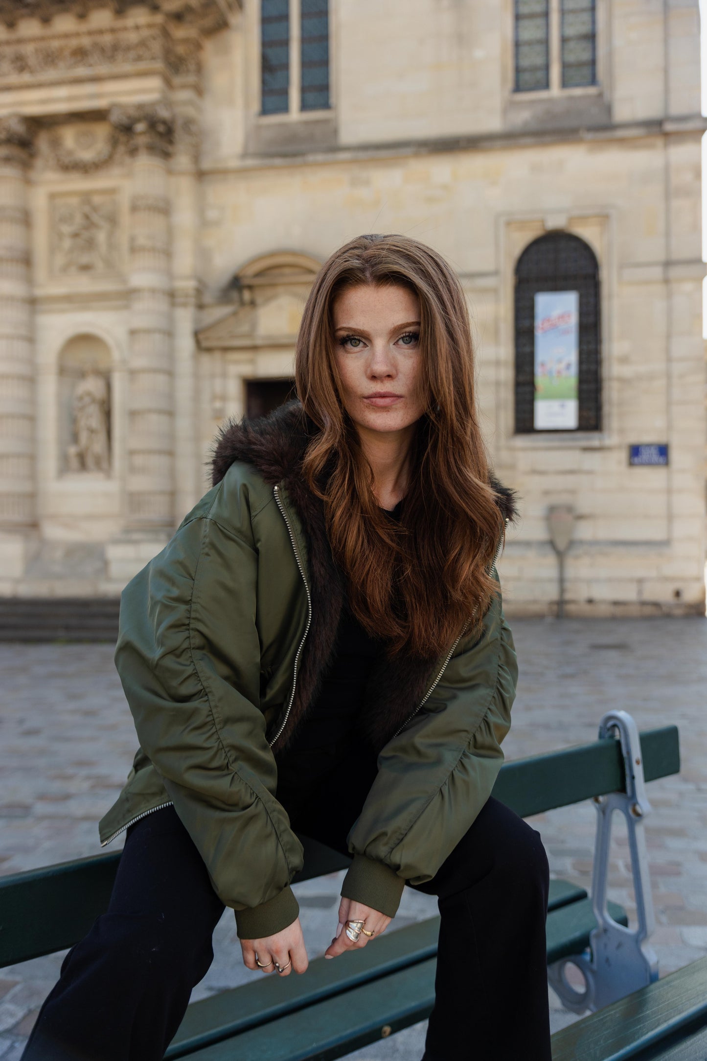 BLOUSON À CAPUCHE EN FAUSSE FOURRURE - K-ZELL PARIS