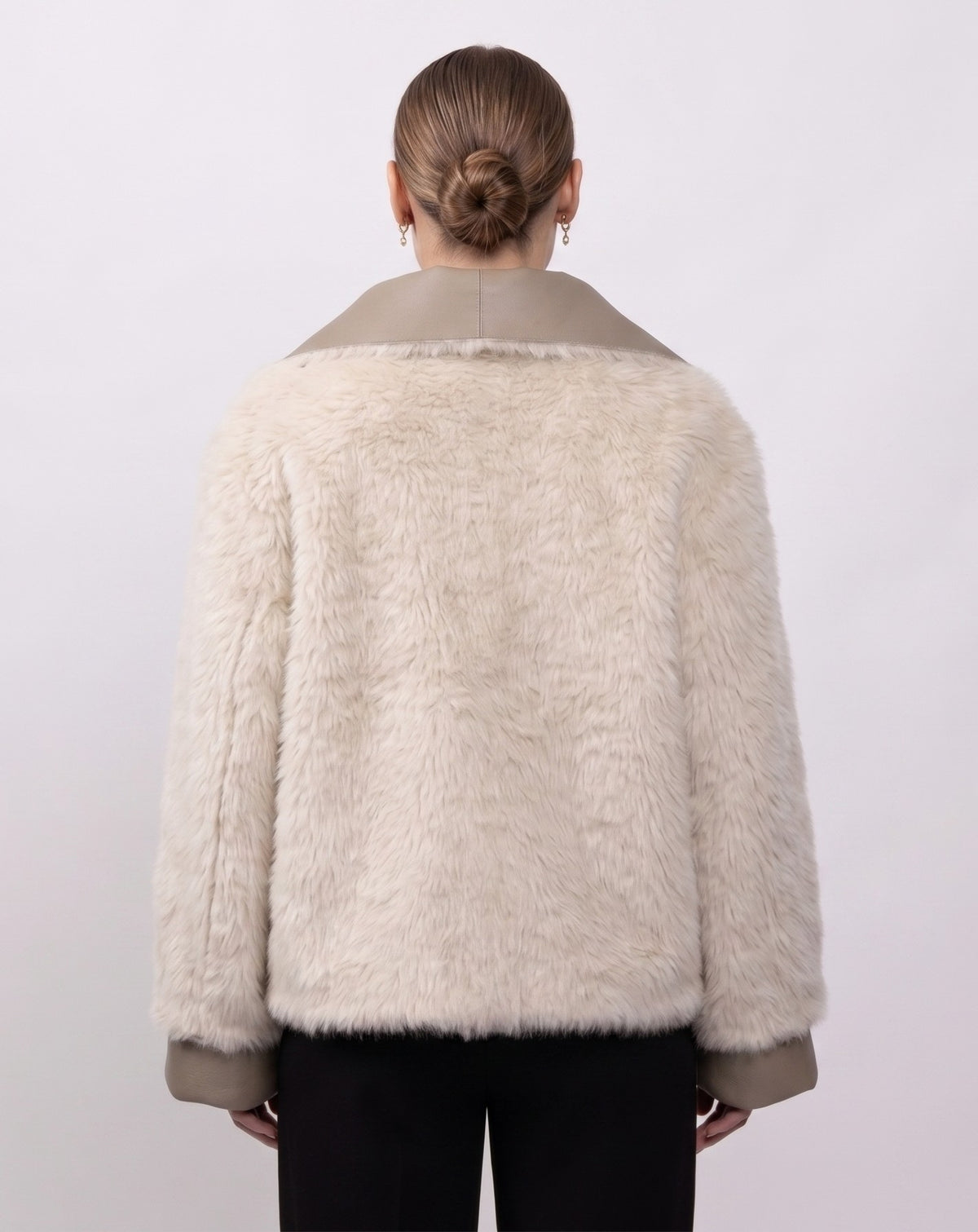 MANTEAU COURT A FAUSSE FOURRURE RÉVERSIBLE