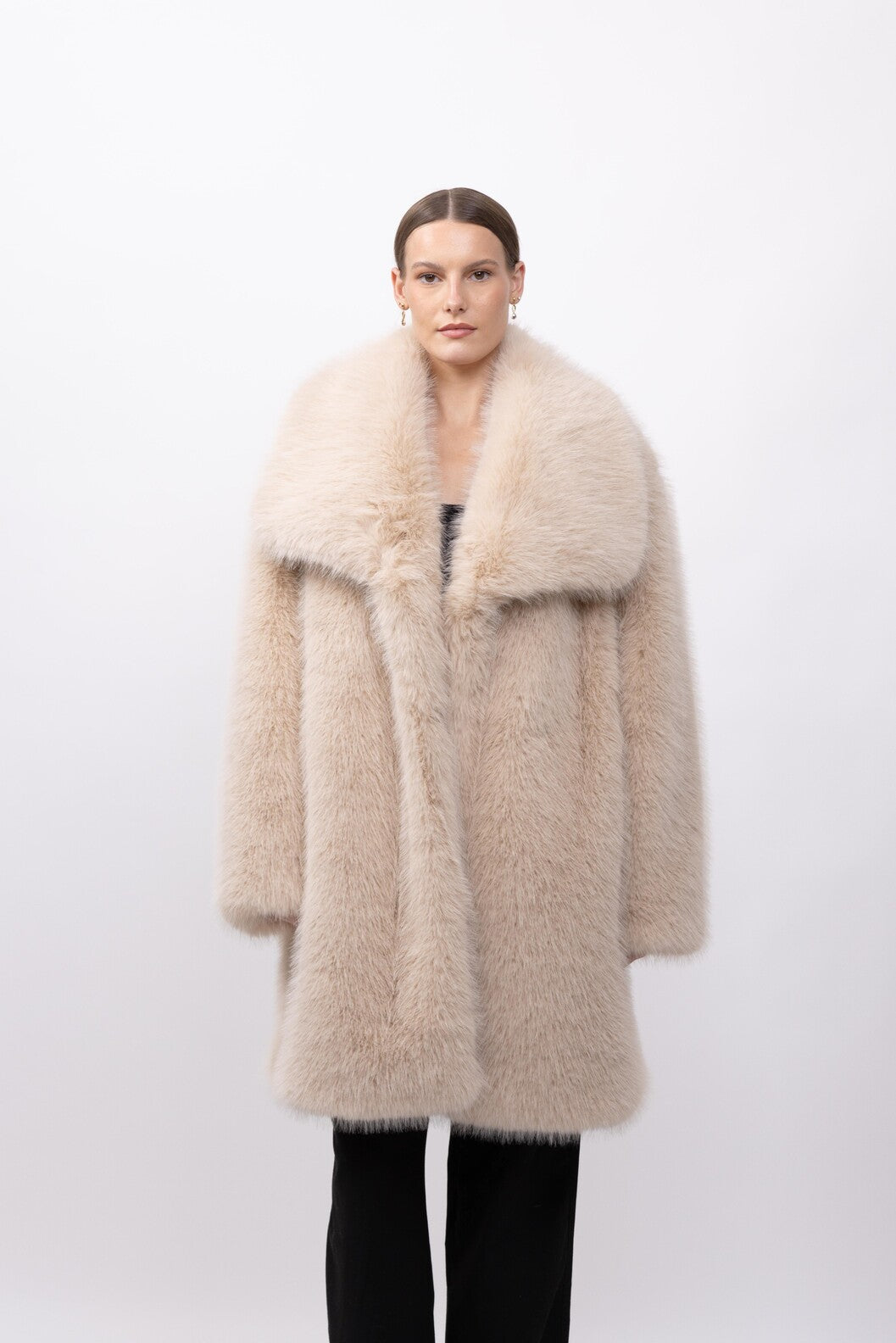 MANTEAU MI-LONG EN FAUSSE FOURRURE EFFET RENARD