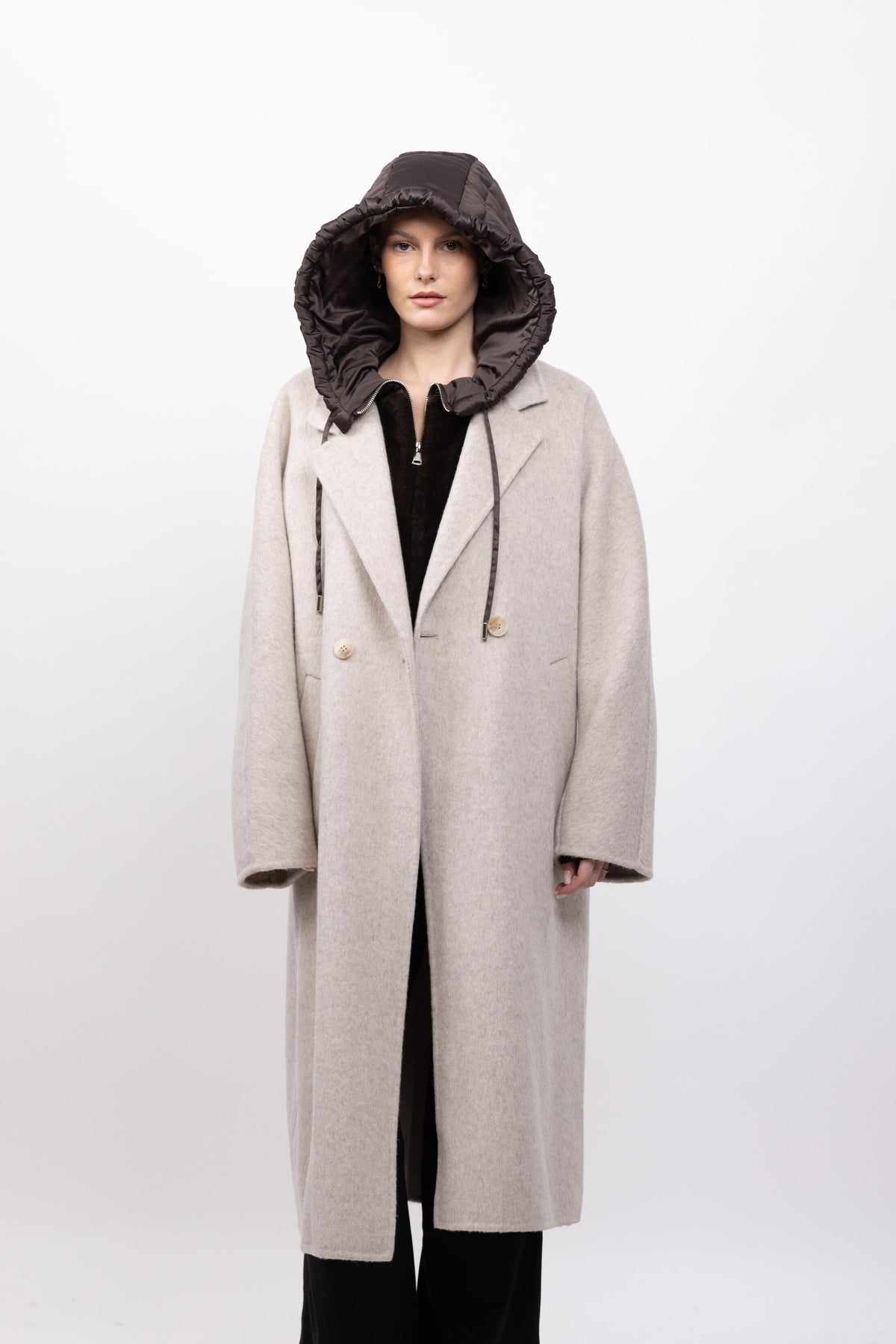 GILET FAUSSE FOURRURE À CAPUCHE CONTRASTANTE - K-ZELL PARIS
