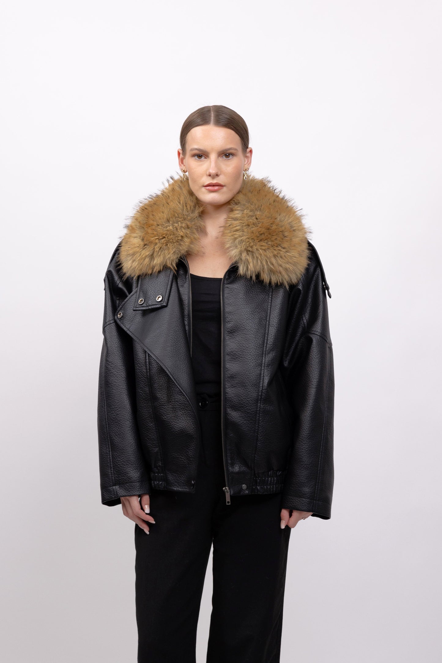 BLOUSON SIMILICUIR AVEC COL EN FAUSSE FOURRURE AMOVIBLE