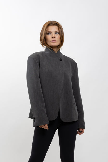AMERICANA BLAZER CON CUELLO ALTO