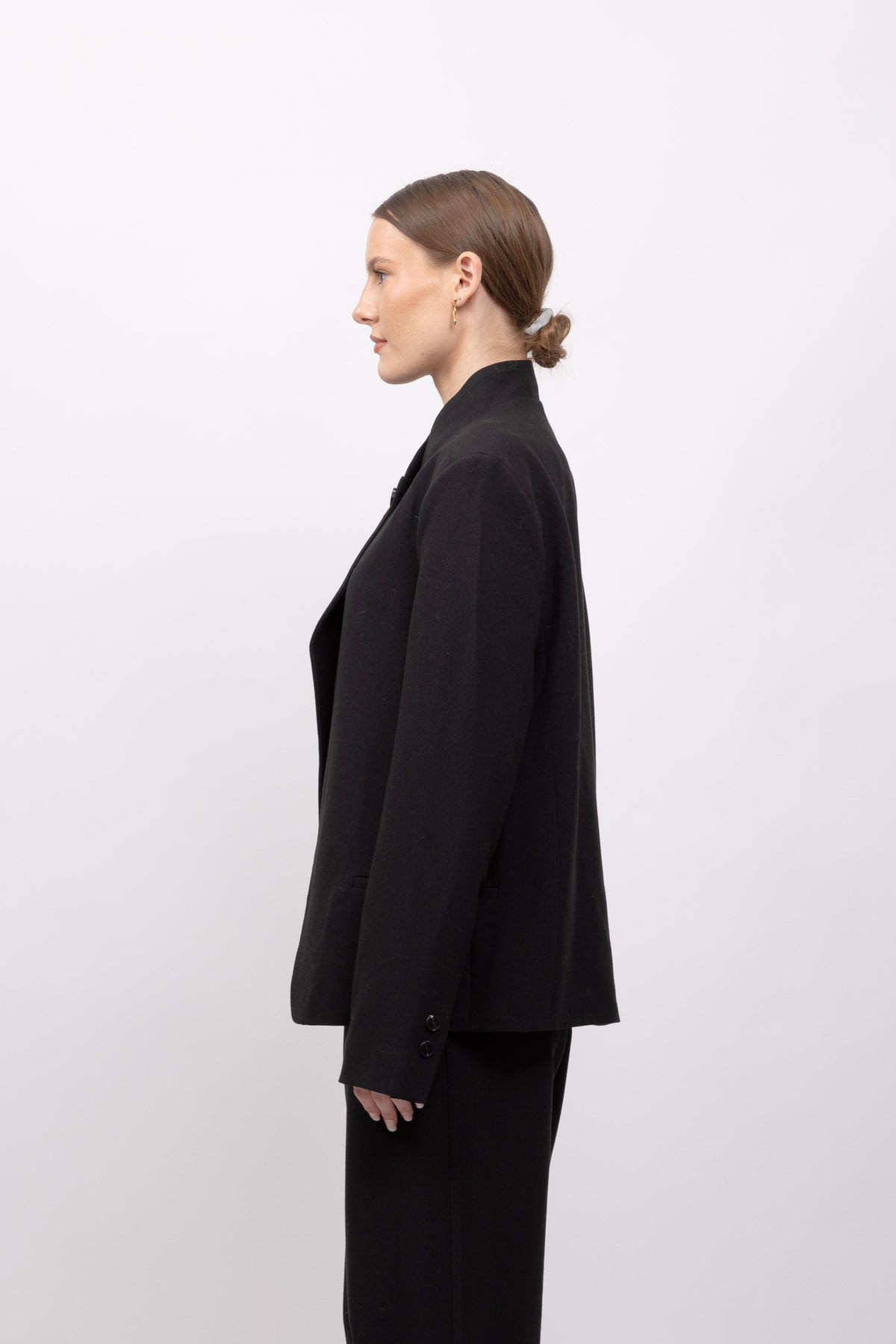 AMERICANA BLAZER CON CUELLO ALTO