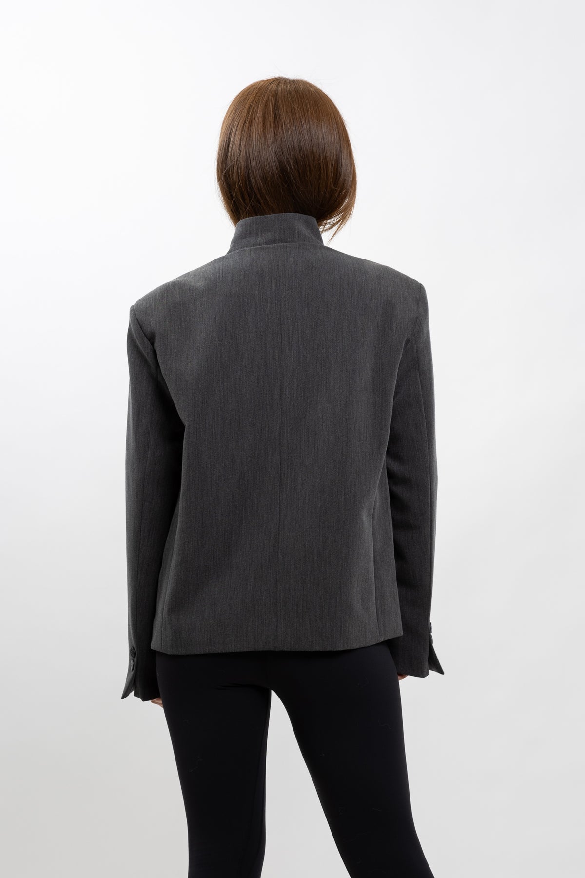 AMERICANA BLAZER CON CUELLO ALTO