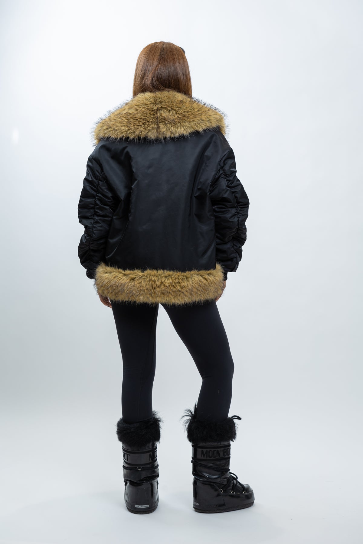 MANTEAU STYLE BOMBER AVEC FAUSSE FOURRURE