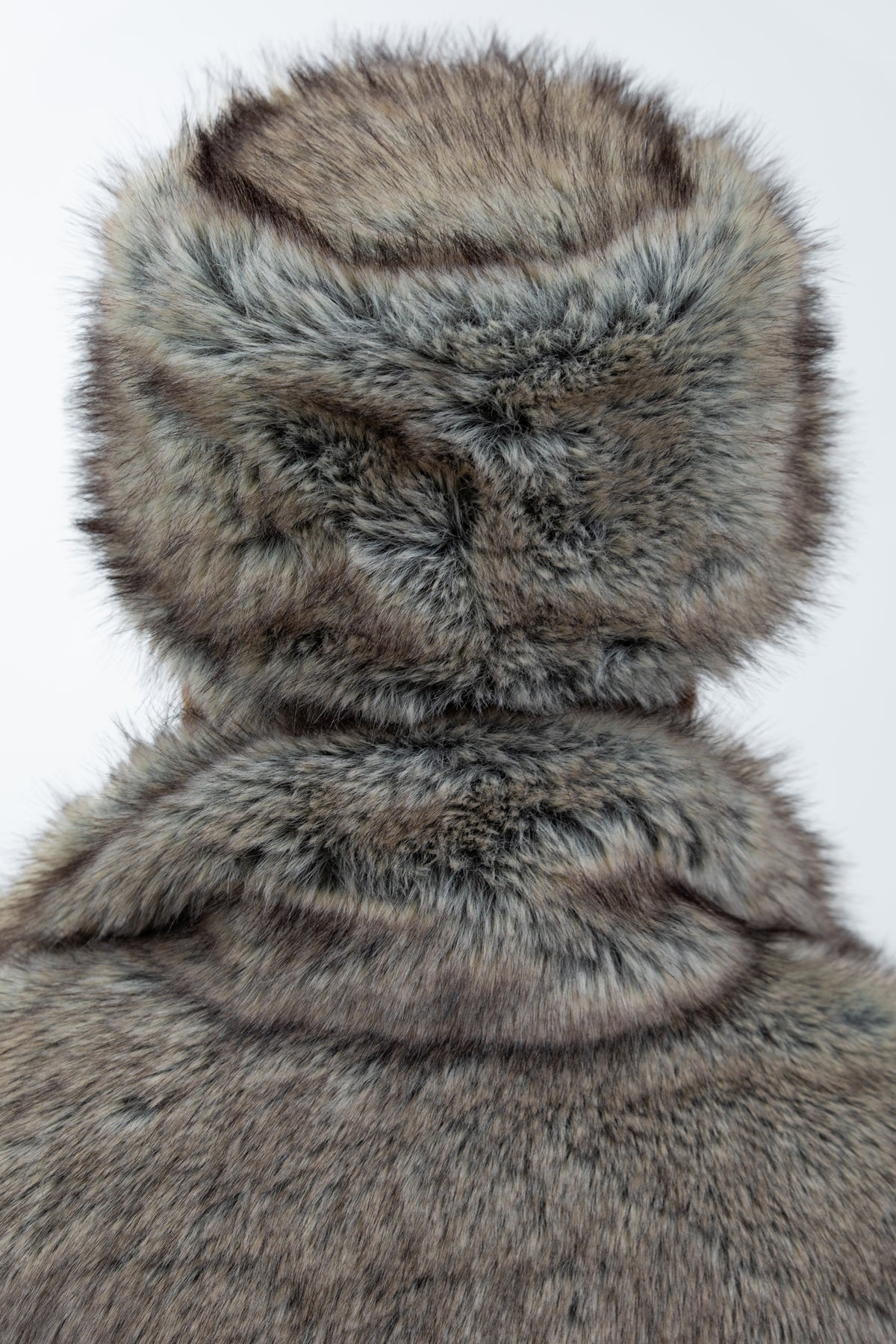 BONNET EN FAUSSE FOURRURE