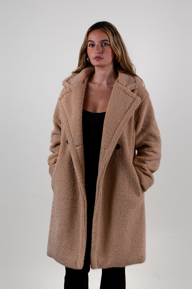 MID-LENGTH SHEARLING COAT