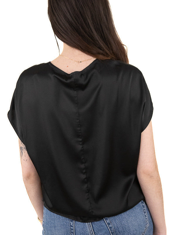 Blouse satinée à manches courtes