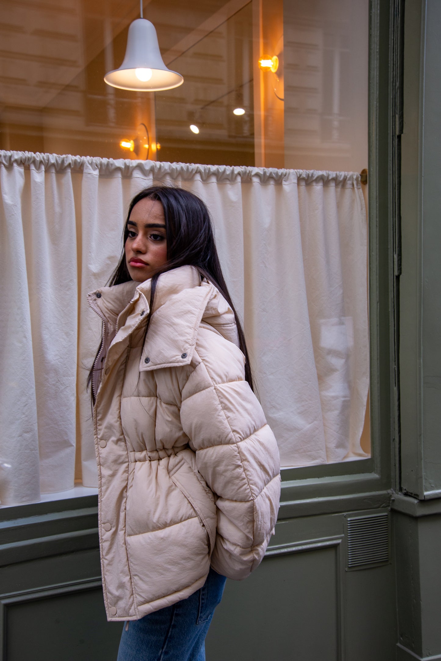 DOWN JACKET WITH ADJUSTED WAIST