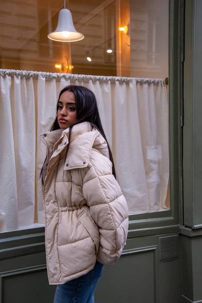 DOWN JACKET WITH ADJUSTED WAIST