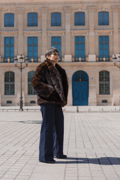 PANTALON EN JEAN À PLIS