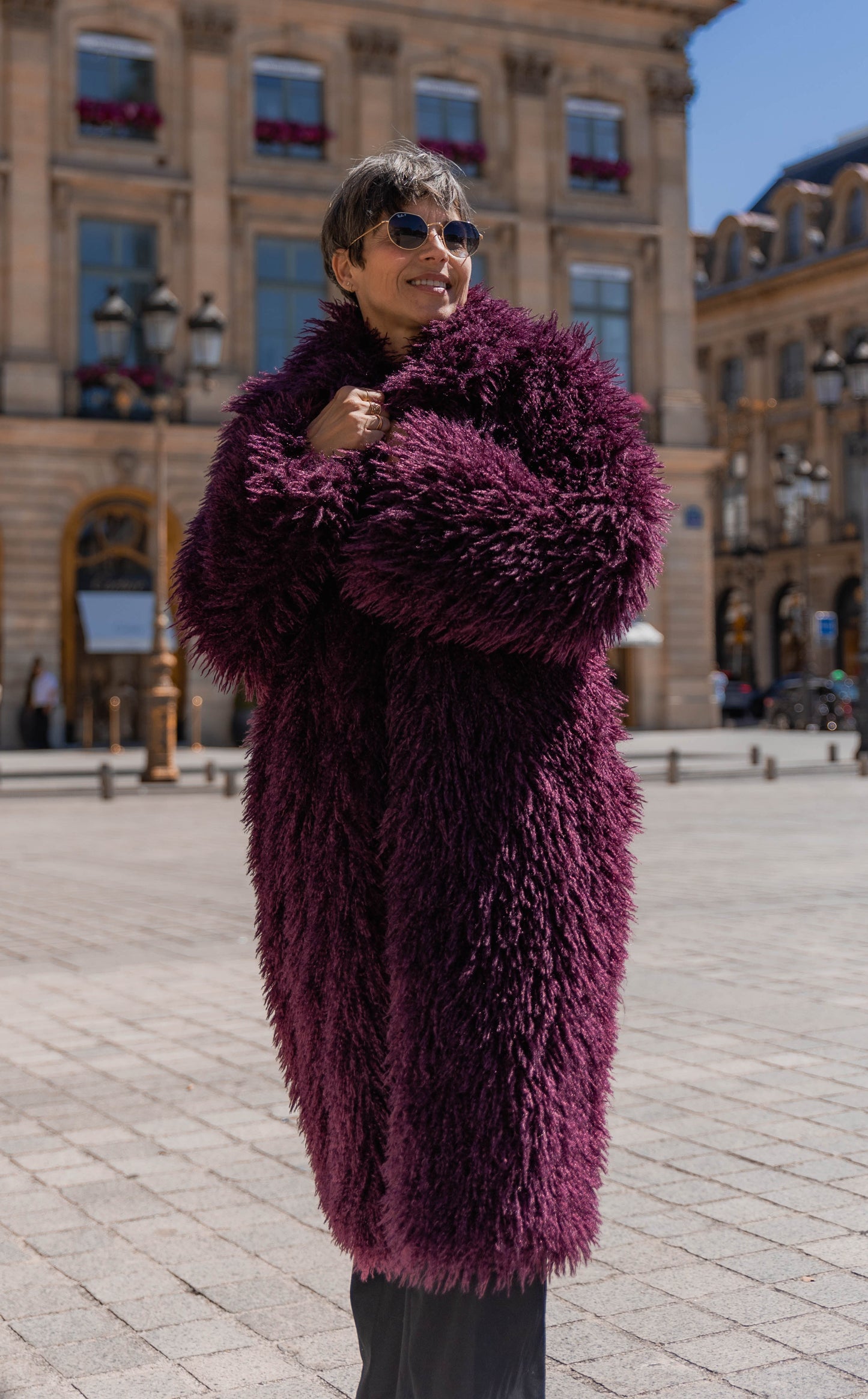 ABRIGO LARGO DE PIEL SINTÉTICA