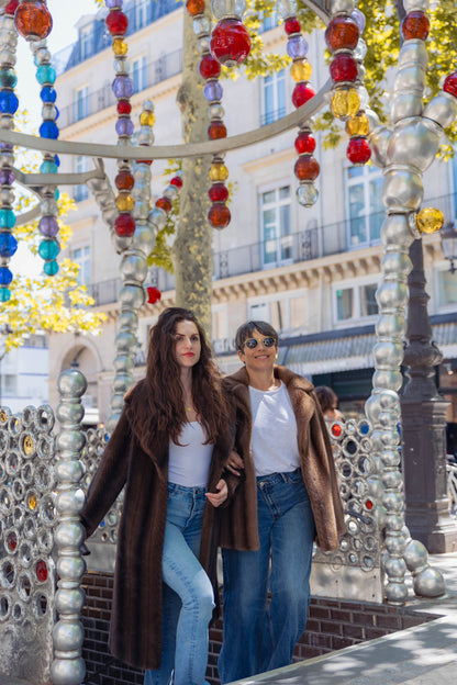 MANTEAU LONG EN FAUSSE FOURRURE À RAYURES