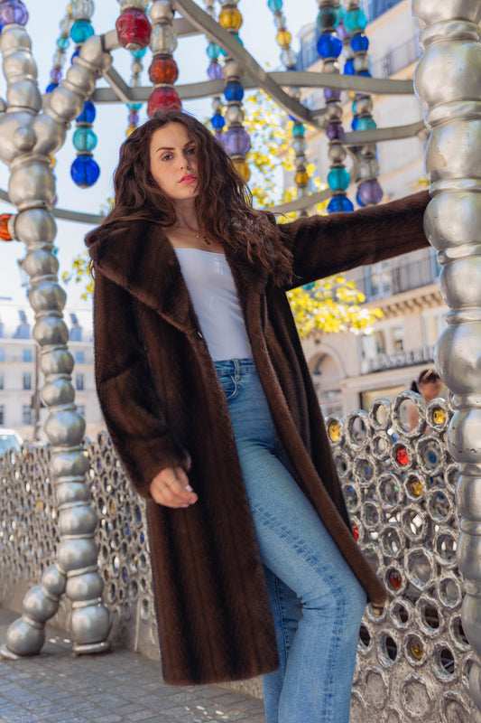 MANTEAU LONG EN FAUSSE FOURRURE À RAYURES