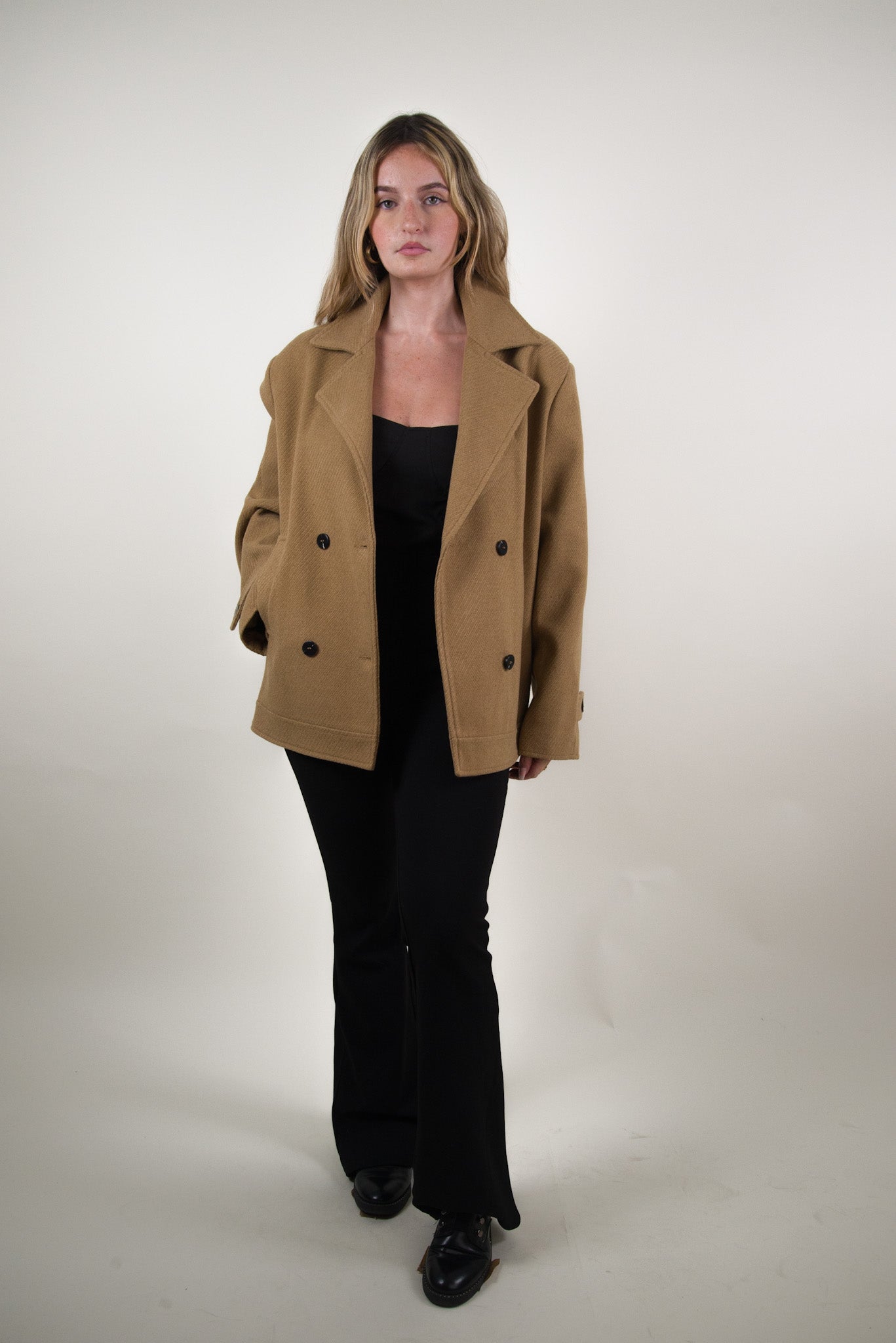 MANTEAU COURT EN LAINE