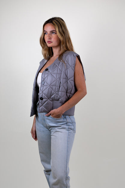 QUILTED SLEEVELESS DOWN JACKET