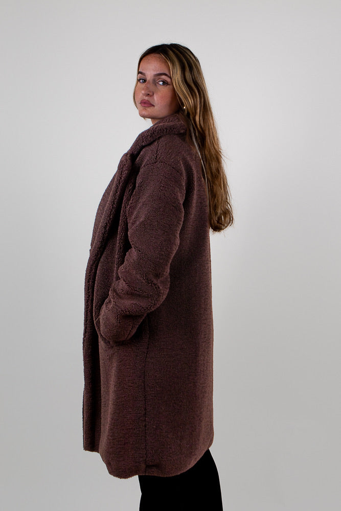MID-LENGTH SHEARLING COAT
