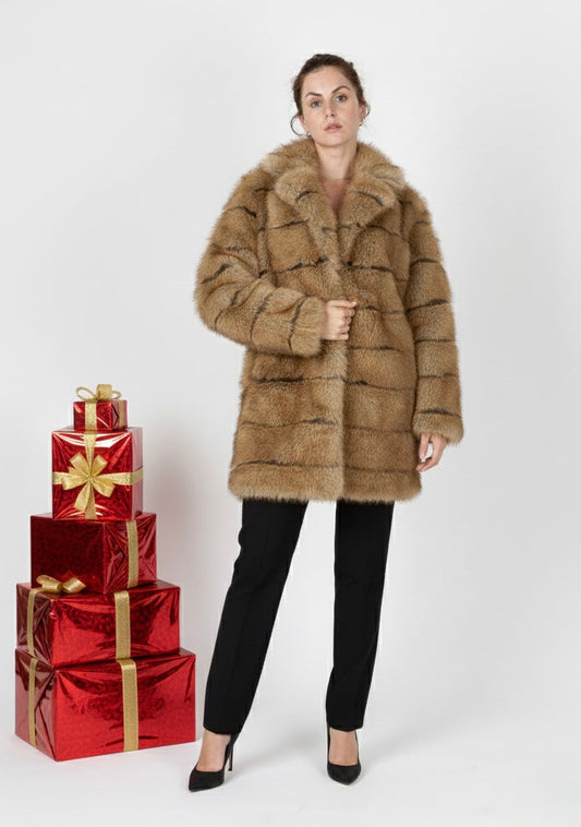 MANTEAU EN FAUSSE FOURRURE À RAYURES