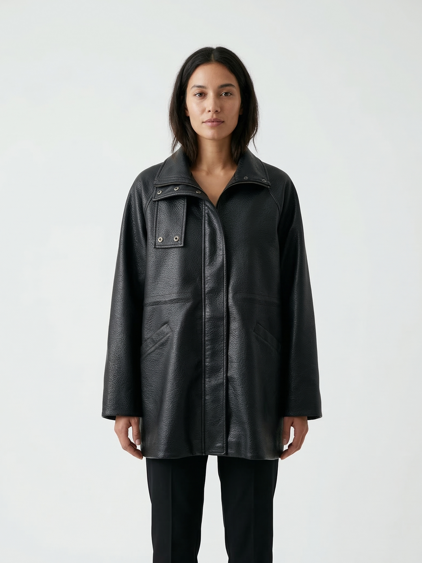 MANTEAU COL MONTANT EN SIMILICUIR