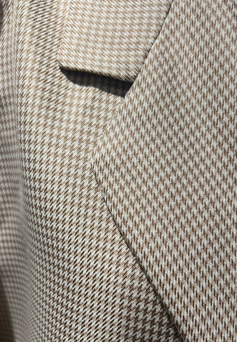 DOUBLE-BREASTED BLAZER
