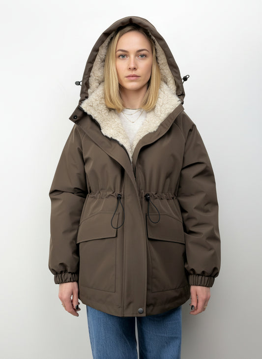 PARKA AVEC INTERIEUR EN FAUSSE FOURRURE MOUTON
