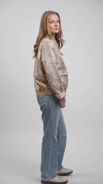 CHAQUETA CON ESTAMPADO FLORAL METÁLICO